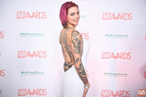 Anna Bell Peaks – Wants Her Son To Stay